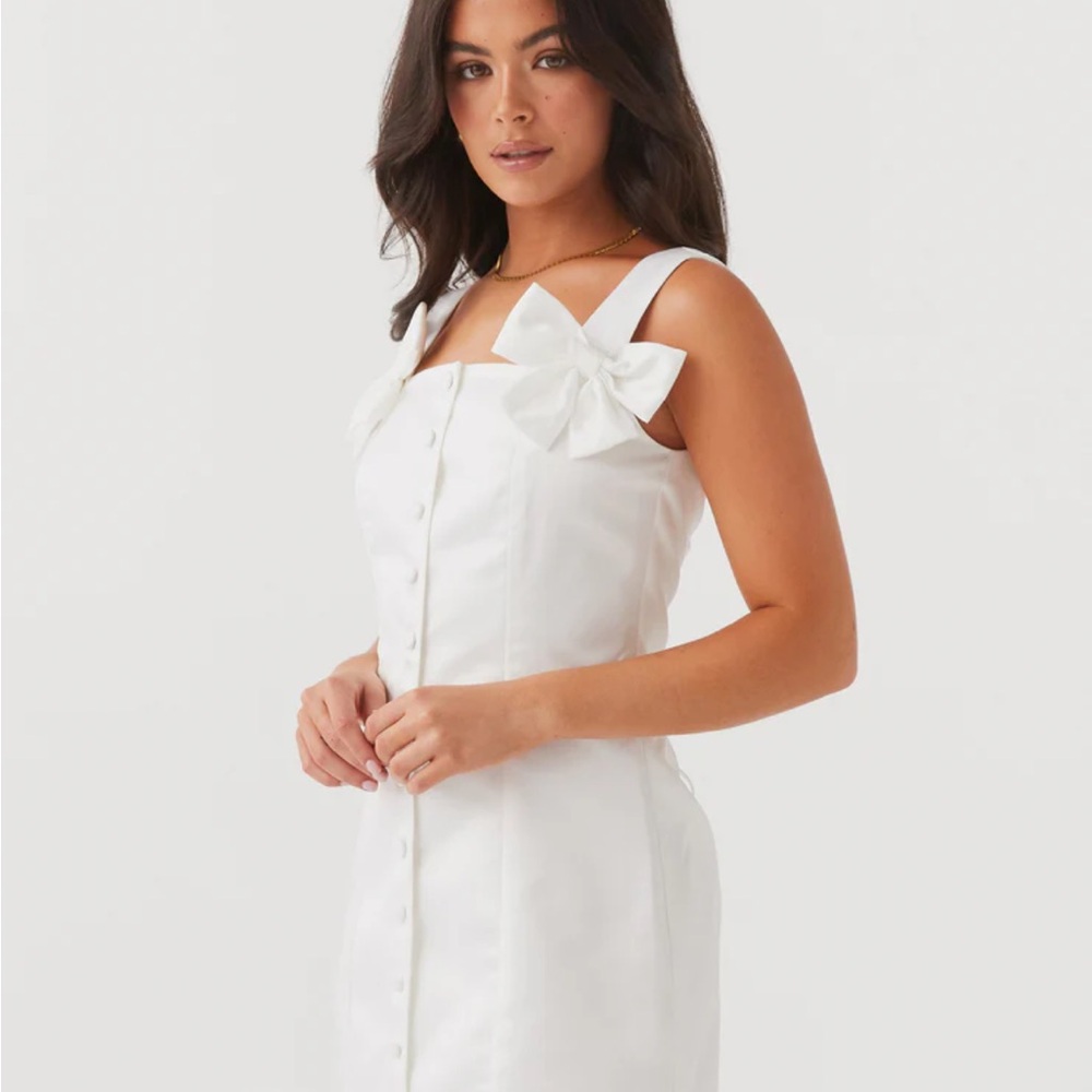 NWT PEPPERMAYO- Brielle Bow Satin Mini Dress - White size 8 - Picture 4 of 8